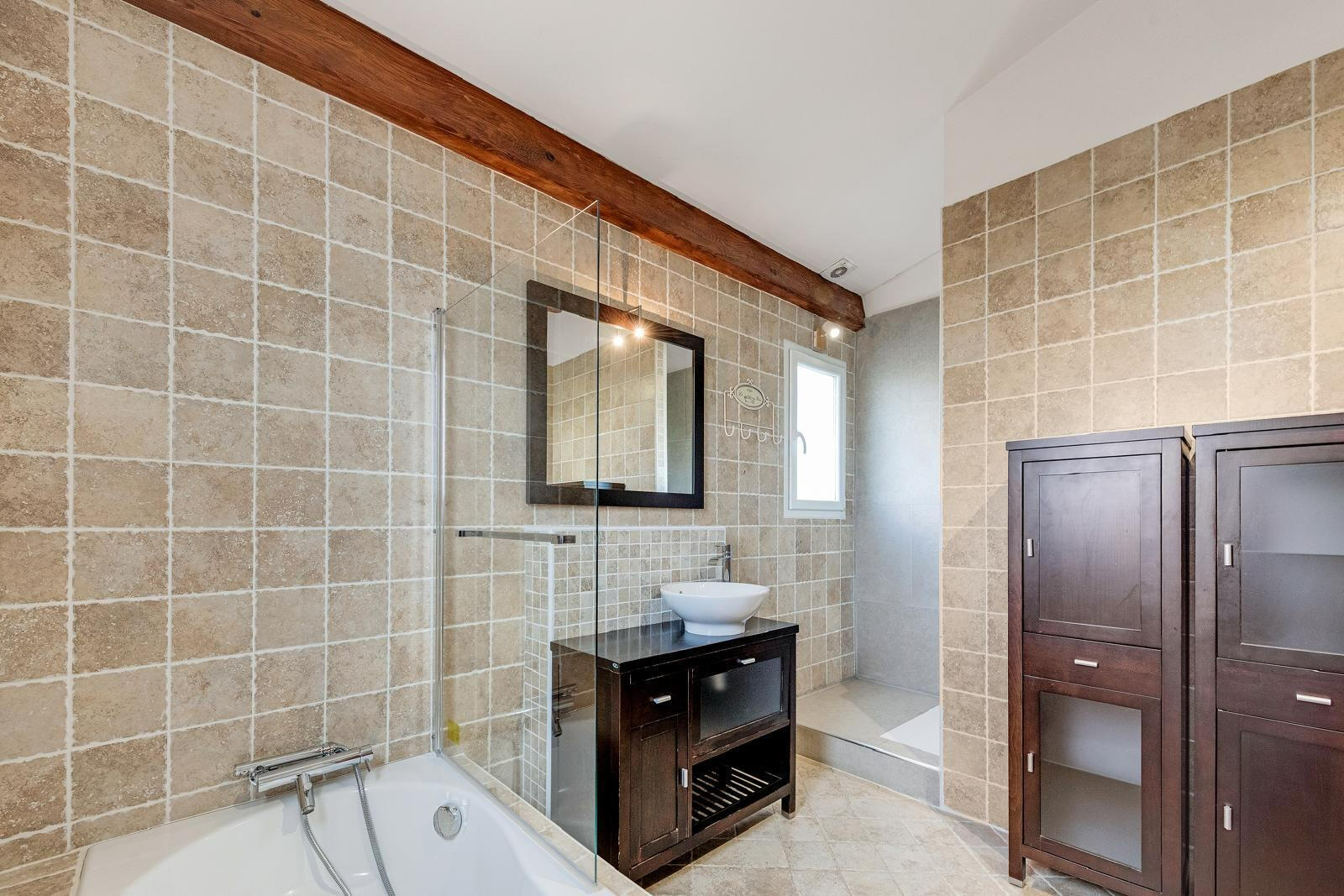 "Salle d'eau de la chambre parentale"